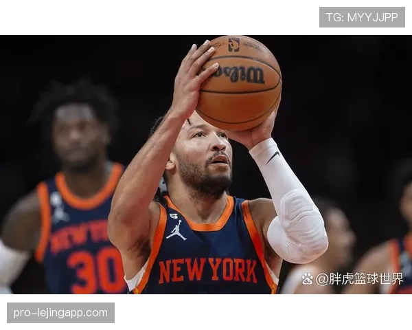 CJ·麦科勒姆无球跑动提升中距离命中率明显拉开队内差距 CJ·麦科勒姆无球跑动提升中距离命中率明显拉开队内差距